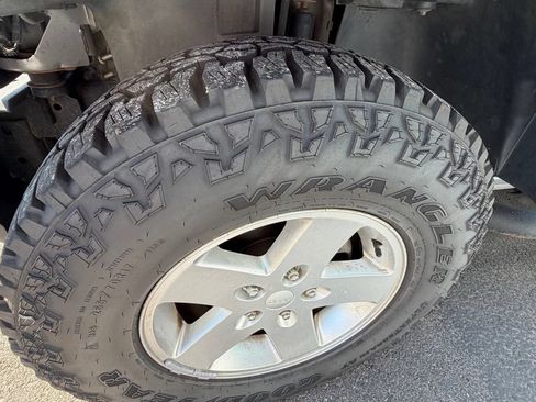 Used 2013 Jeep Wrangler Unlimited Sport AWD/4WD image 15
