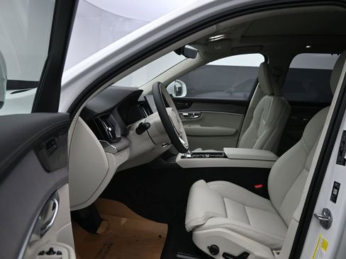 New 2026 Volvo XC90 B6 Ultra w/ Lounge Package AWD/4WD image 11