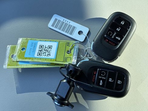 Certified 2025 Honda Accord SE image 38