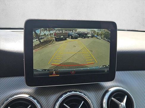Used 2017 Mercedes-Benz GLA 250 image 13