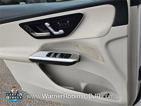 Used 2024 Mercedes-Benz GLC 300 image 30