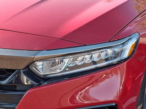 Used 2019 Honda Accord Sport image 6