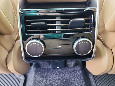 New 2026 Land Rover Range Rover Long Wheelbase SE AWD/4WD image 26