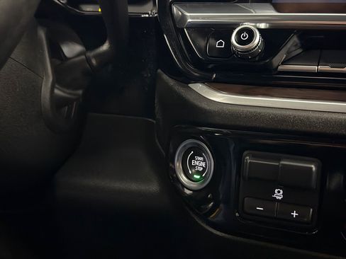 Used 2025 GMC Sierra 1500 SLT image 29