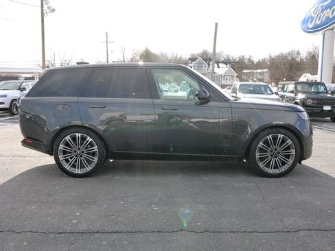 Used 2024 Land Rover Range Rover Autobiography image 11