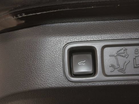 Used 2022 Lincoln Navigator Reserve AWD/4WD image 16