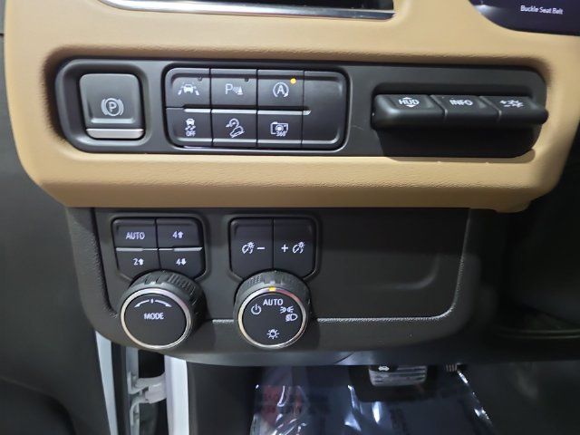 Used 2023 Chevrolet Tahoe Premier w/ Premium Package 2 AWD/4WD image 28