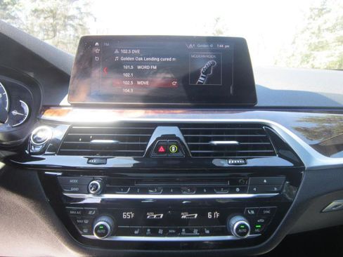 Used 2019 BMW 530i xDrive w/ M Sport Package AWD/4WD image 30