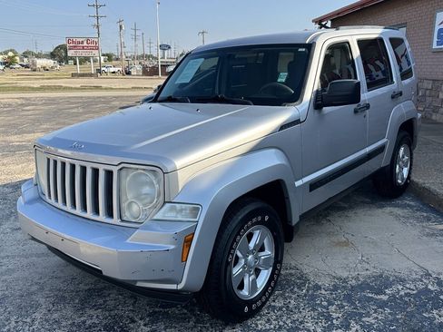 Used 2008 Jeep Liberty Sport RWD image 4
