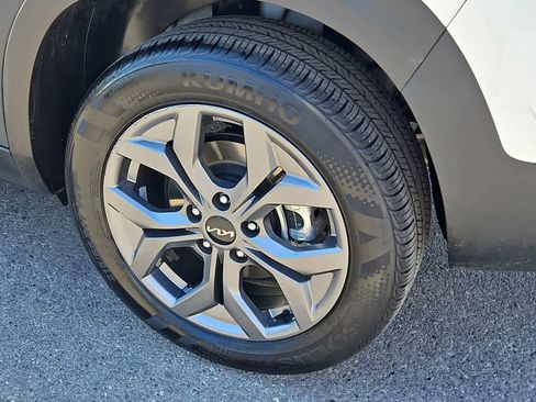 Used 2024 Kia Seltos LX AWD/4WD image 19
