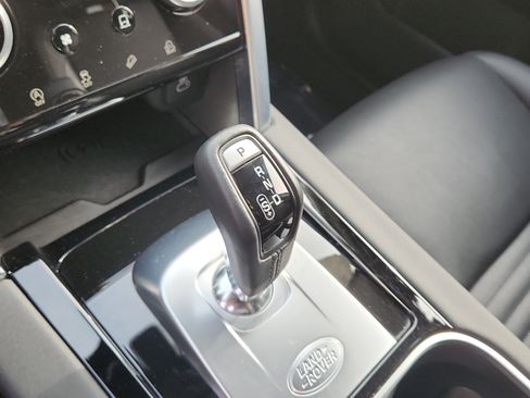 Used 2023 Land Rover Discovery Sport SE image 29