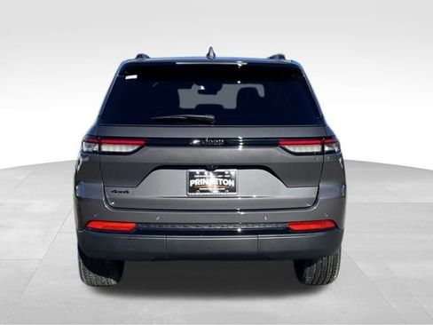 New 2025 Jeep Grand Cherokee Altitude image 6