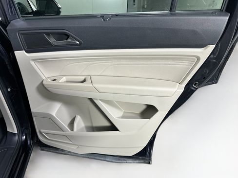 Used 2023 Volkswagen Atlas SE image 31