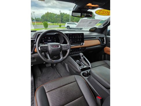 Used 2023 GMC Canyon AT4 w/ AT4 Premium Package AWD/4WD image 16