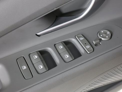 Used 2023 Hyundai Elantra SEL w/ Convenience Package image 21