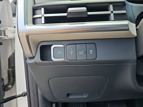 Certified 2025 Hyundai Santa Fe SE FWD image 21