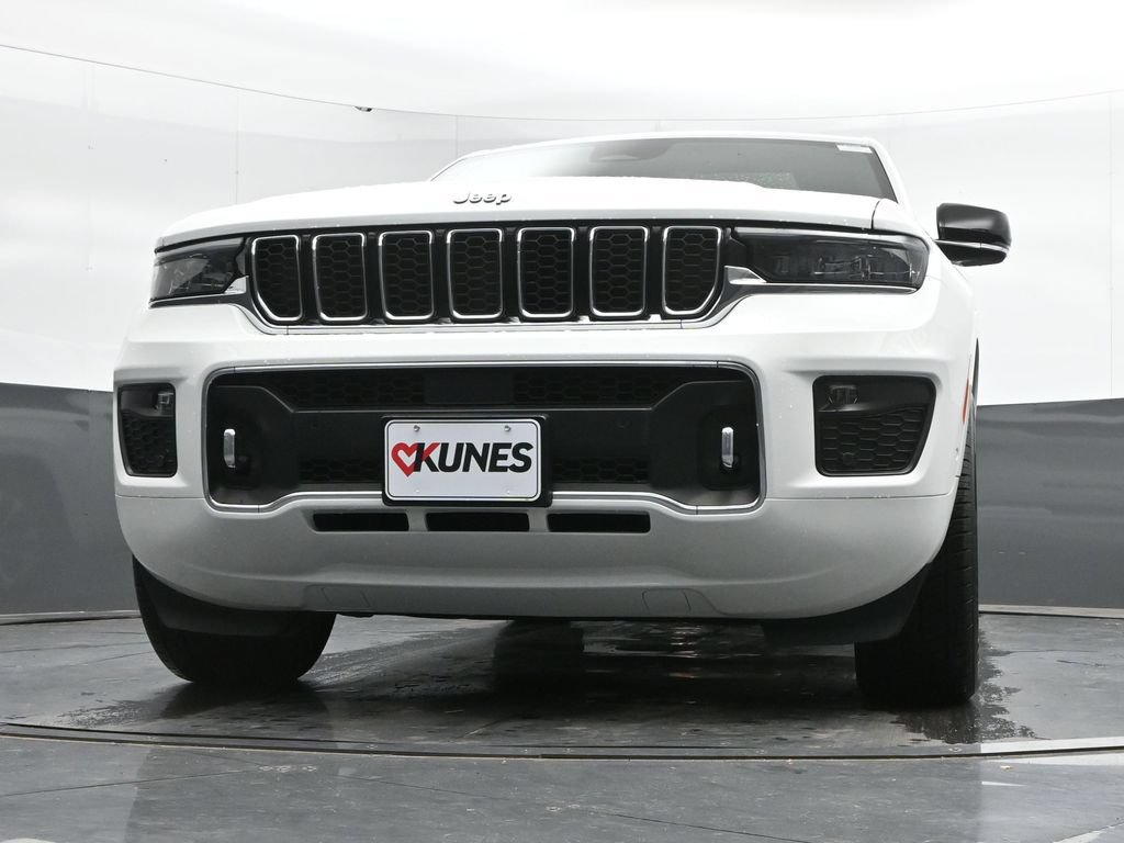 Used 2022 Jeep Grand Cherokee Overland AWD/4WD image 44