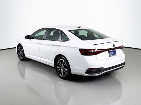 Used 2025 Volkswagen Jetta Sport image 3