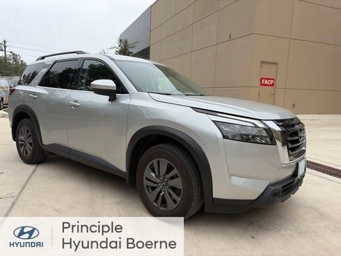 Used 2024 Nissan Pathfinder SV AWD/4WD image 5