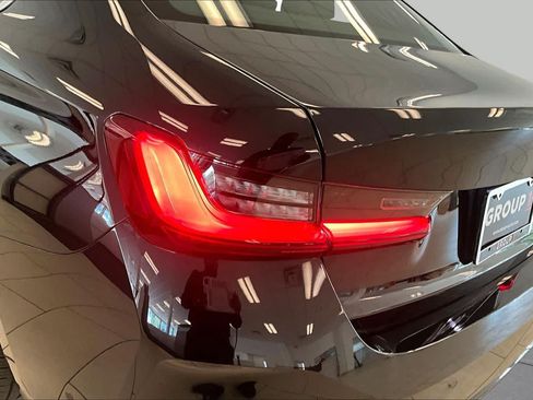 Used 2025 BMW 330i Sedan w/ Premium Package RWD image 26