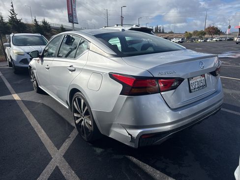 Used 2022 Nissan Altima 2.5 SR image 3