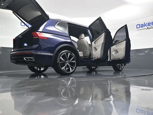 Used 2022 Volkswagen Tiguan SEL R-Line image 64