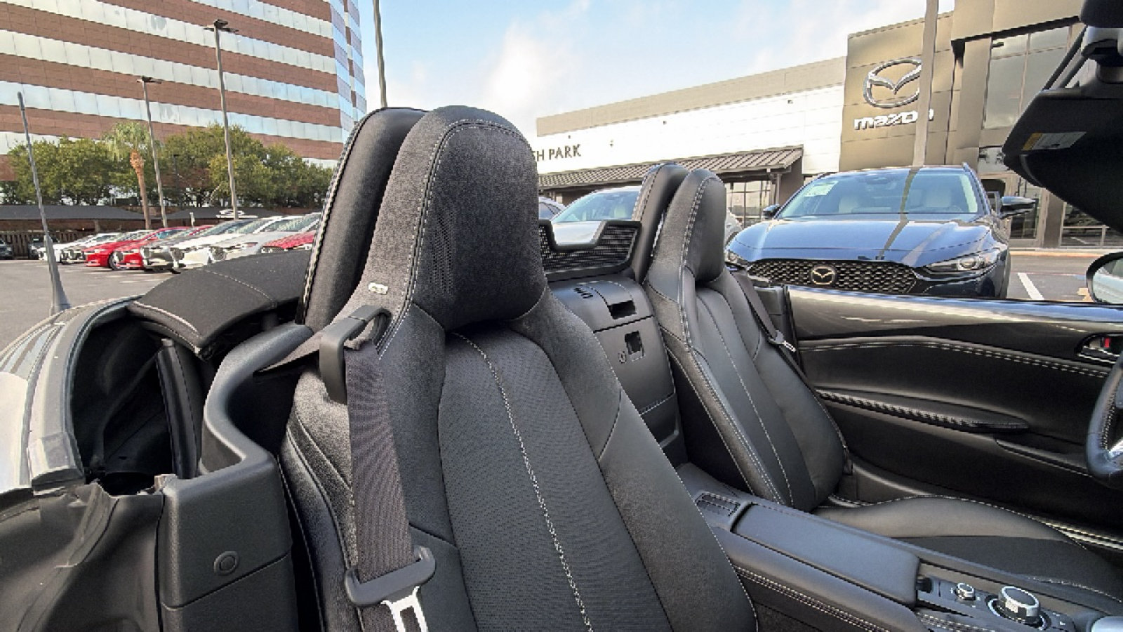 Certified 2025 MAZDA MX-5 Miata Grand Touring RWD image 31