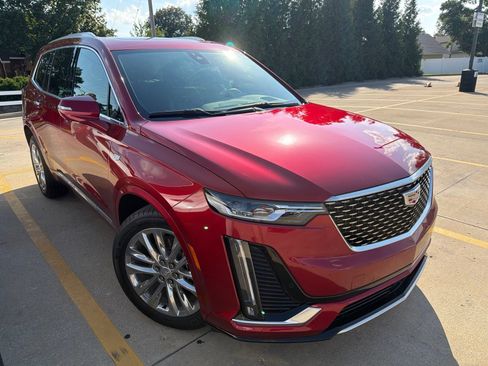 Used 2024 Cadillac XT6 Premium Luxury w/ Technology Package AWD/4WD image 4