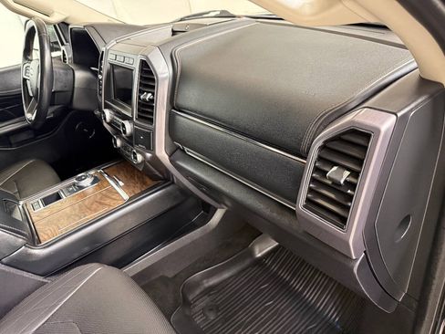 Used 2019 Ford Expedition Platinum RWD image 43
