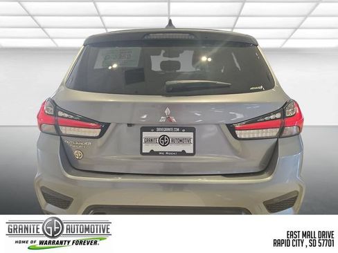 Used 2024 Mitsubishi Outlander Sport SE AWD/4WD image 5