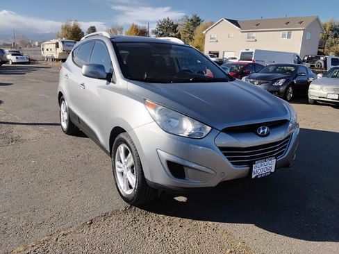 Used 2011 Hyundai Tucson GLS image 3