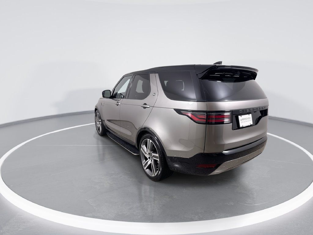 Used 2024 Land Rover Discovery Dynamic SE AWD/4WD image 6