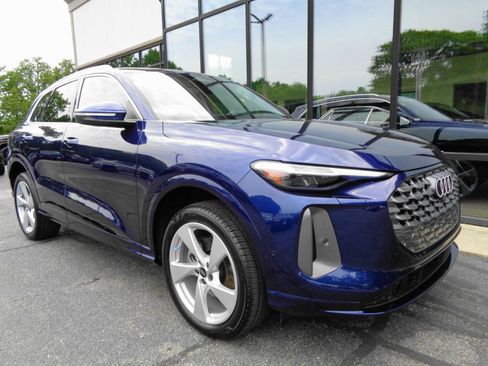 Used 2025 Audi Q5 Premium Plus AWD/4WD image 3