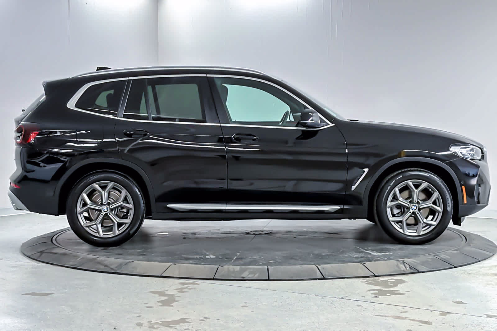 Used 2023 BMW X3 xDrive30i w/ Convenience Package AWD/4WD image 8