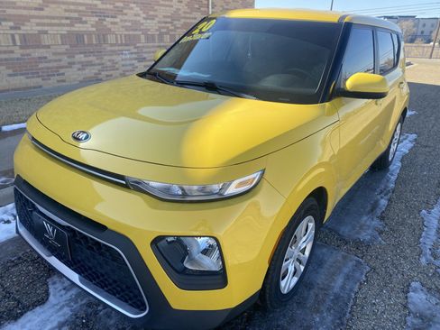 Used 2020 Kia Soul LX image 3