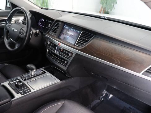 Used 2018 Genesis G80 3.8 w/ Option Group 03 RWD image 10