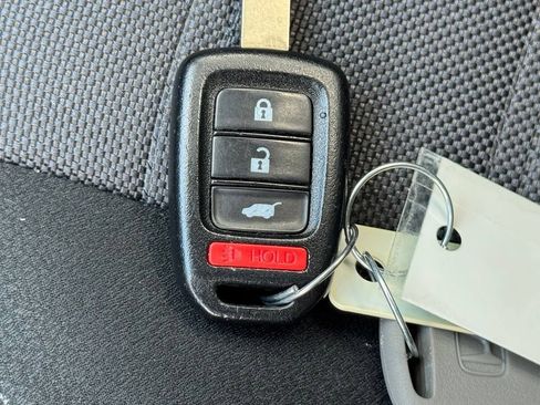 Used 2021 Honda CR-V LX image 28