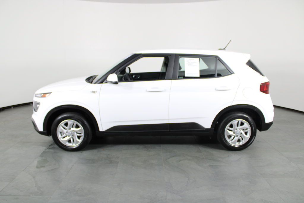Certified 2024 Hyundai Venue SE FWD image 14