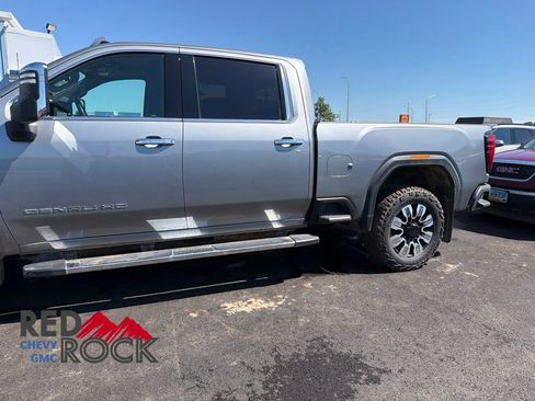 Used 2025 GMC Sierra 3500 Denali w/ Denali Reserve Package AWD/4WD image 3