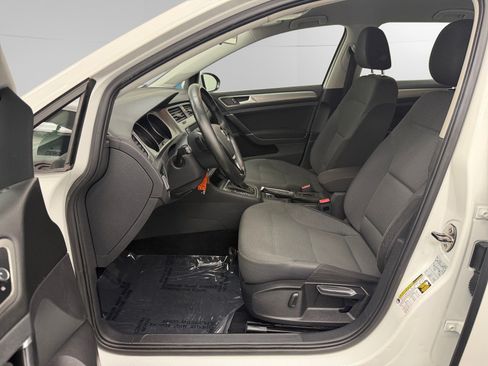 Used 2016 Volkswagen Golf S FWD image 9