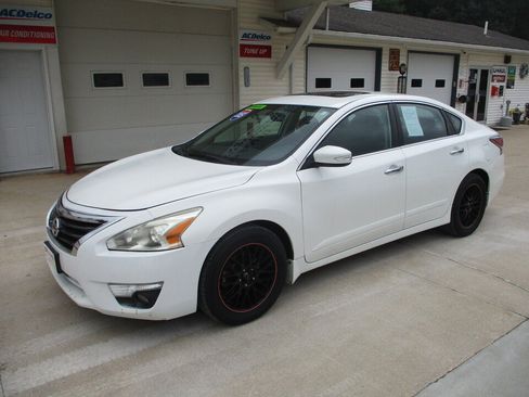 Used 2015 Nissan Altima 2.5 SV w/ Convenience Package FWD image 12