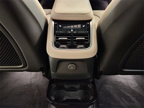 New 2026 Volvo XC90 T8 Ultra w/ Protection Package Premier image 31
