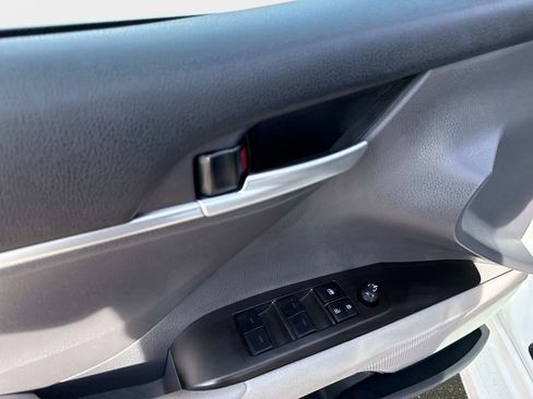 Used 2024 Toyota Camry SE image 16