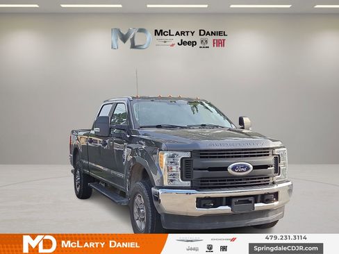 Used 2017 Ford F250 XL w/ Power Equipment Group AWD/4WD image 1