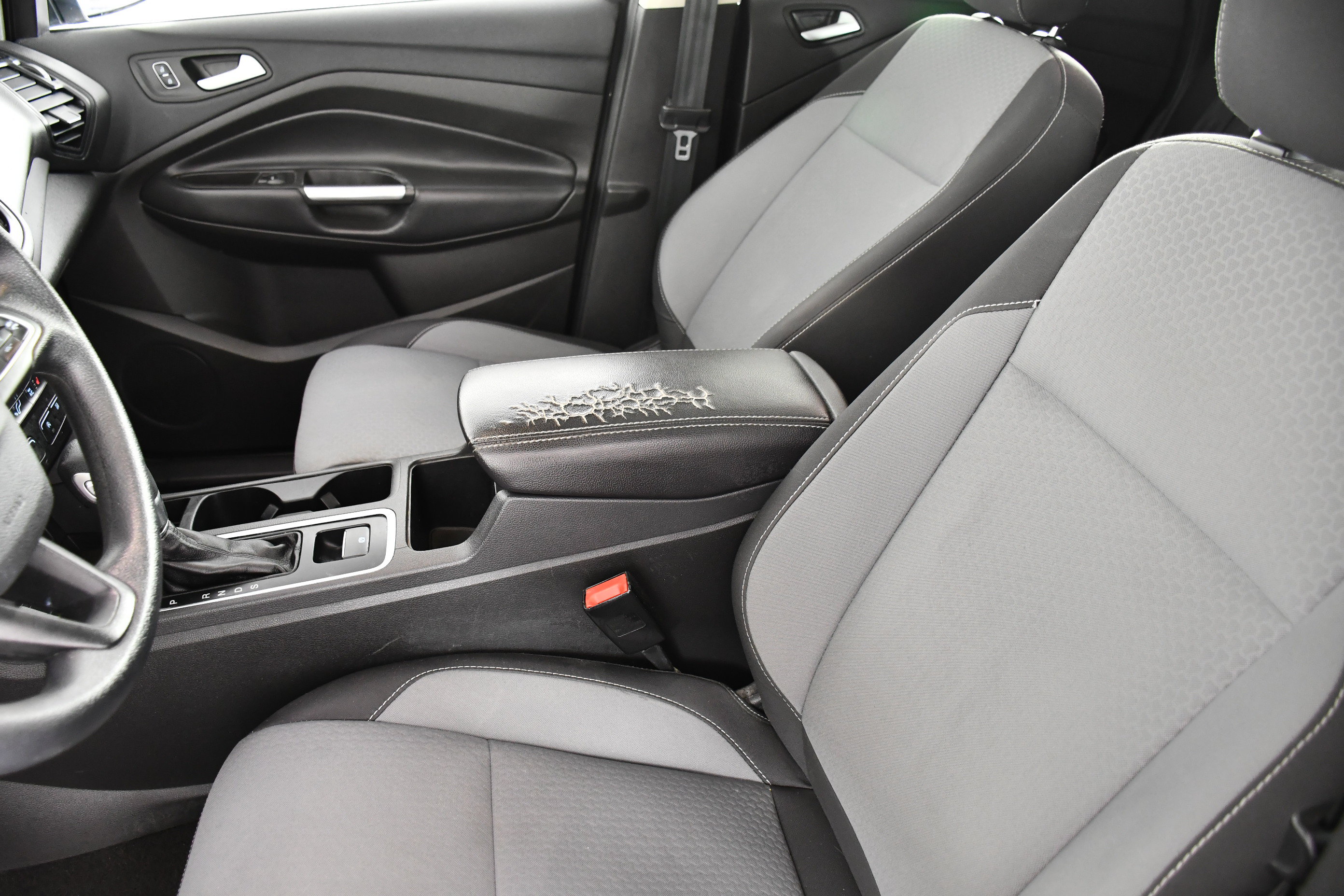 Used 2018 Ford Escape SE w/ SE Sync 3 Package AWD/4WD image 37