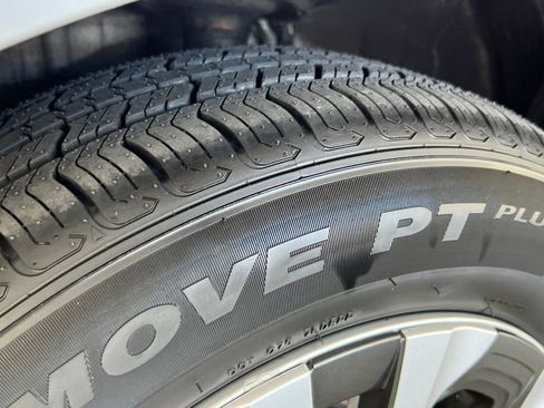 Used 2022 Toyota Prius Prime XLE image 28