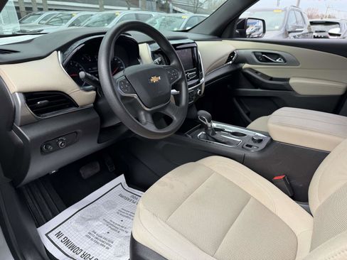 Certified 2023 Chevrolet Traverse LS FWD image 8