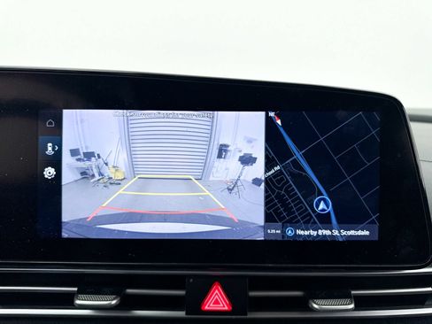 Used 2023 Hyundai Elantra SEL w/ Convenience Package FWD image 10