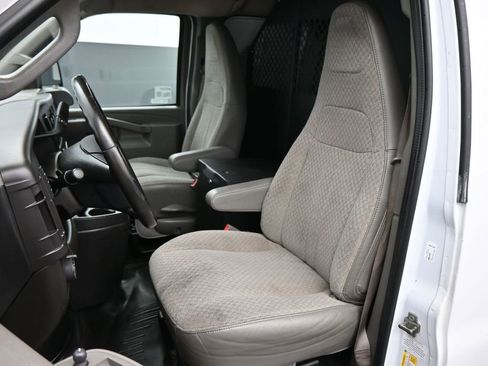 Used 2022 Chevrolet Express 2500 w/ Driver Convenience Package RWD image 10