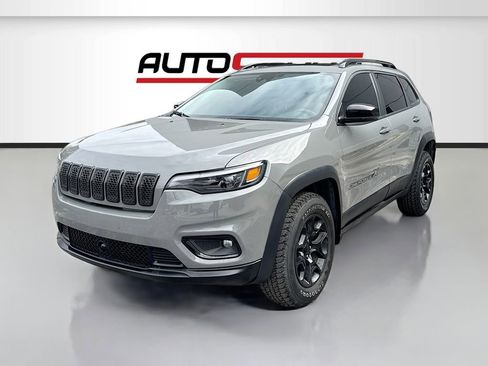 Used 2022 Jeep Cherokee Latitude w/ Sun & Sound Group AWD/4WD image 3